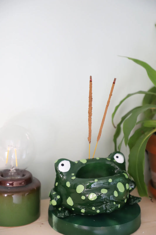 Frog Incense Remote Holder 1